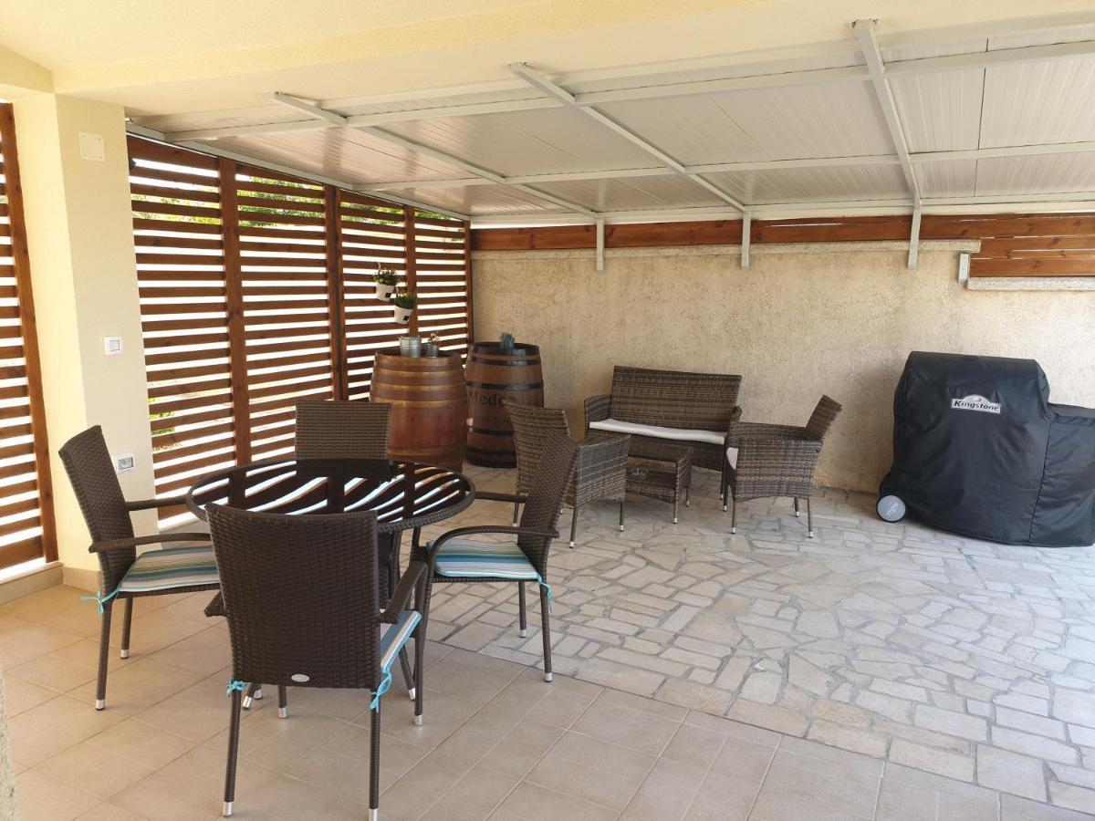 Apartments With A Parking Space Valbandon, Fazana - 7296 스틴잔 외부 사진